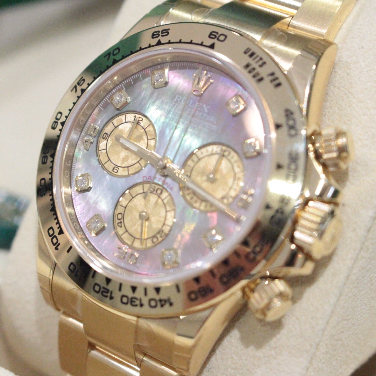Rolex Cosmograph Daytona 116508 – Tahitian Mother of Pearl Dial, 18ct Yellow Gold Gold wristwatch with a detailed face in a box