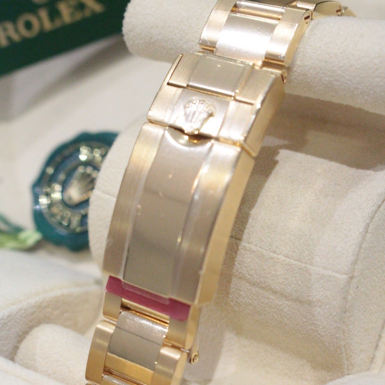 Rolex Daytona 116508 Tahitian Mother of Pearl Dial 18ct Yellow Gold – Pristine Luxury Chronograph | Calibre of Time London