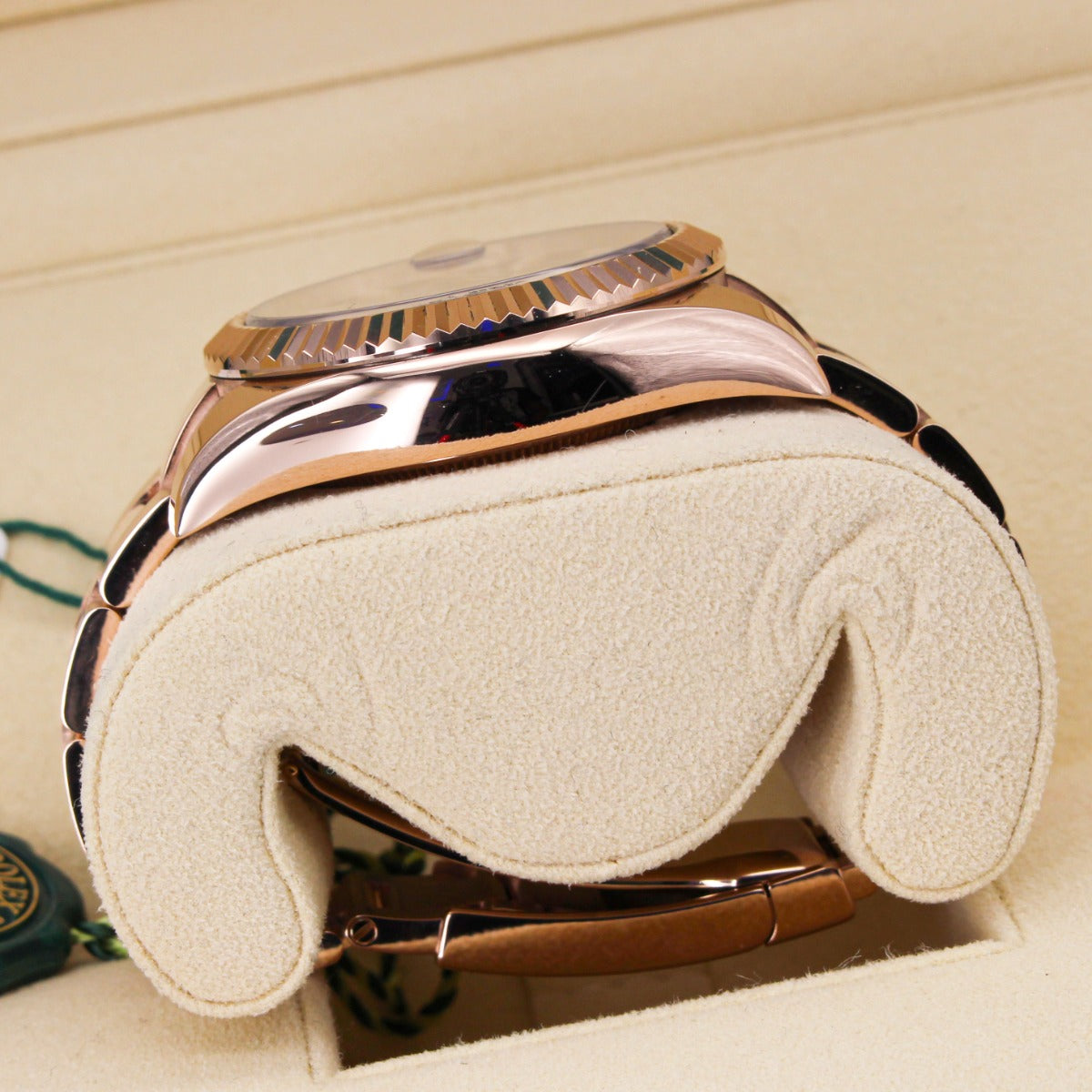 Rolex Sky-Dweller 326935 Rhodium Dial 18K Everose Gold Automatic Men’s Watch on Oyster Bracelet – 2019 Luxury Timepiece