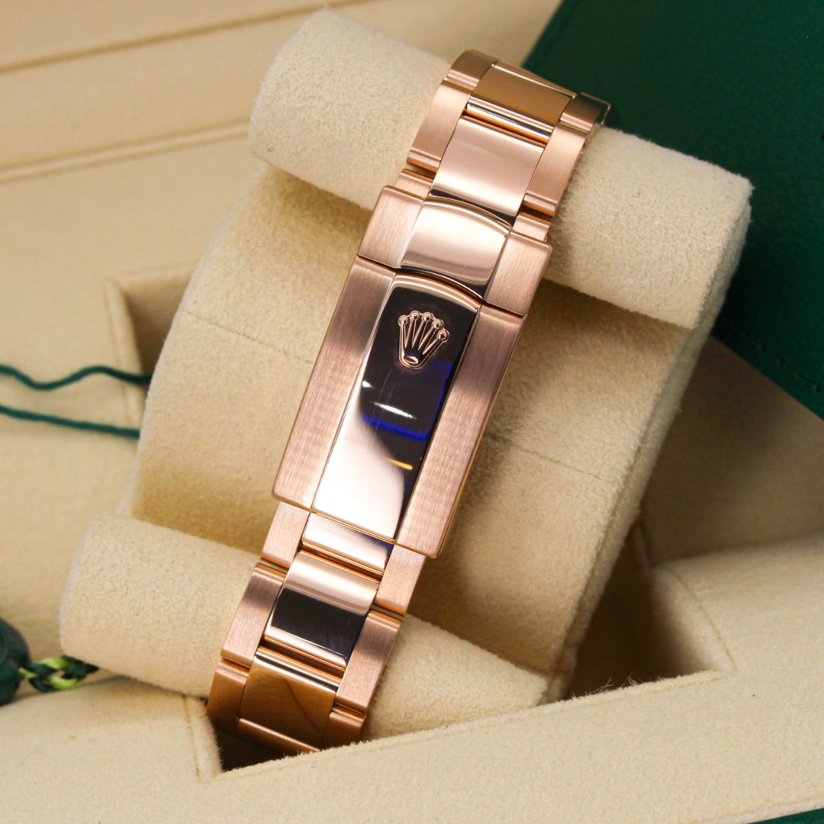 Rolex Sky-Dweller 326935 Rhodium Dial 18K Everose Gold Automatic Men’s Watch on Oyster Bracelet – 2019 Luxury Timepiece