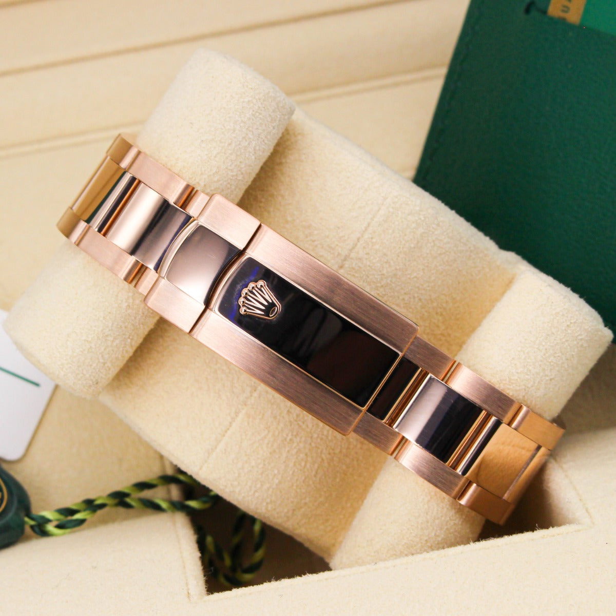 Rolex Sky-Dweller 326935 Rhodium Dial 18K Everose Gold Automatic Men’s Watch on Oyster Bracelet – 2019 Luxury Timepiece