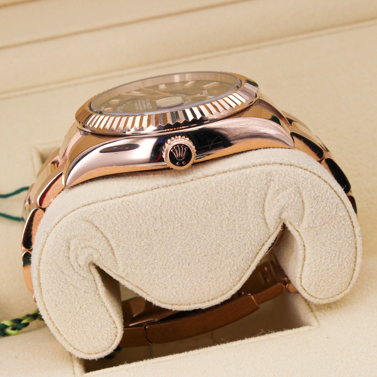 Rolex Sky-Dweller 326935 Rhodium Dial 18K Everose Gold Automatic Men’s Watch on Oyster Bracelet – 2019 Luxury Timepiece